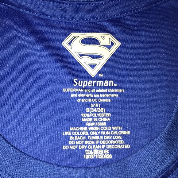 Superman T-Shirt - Picture 2 of 3
